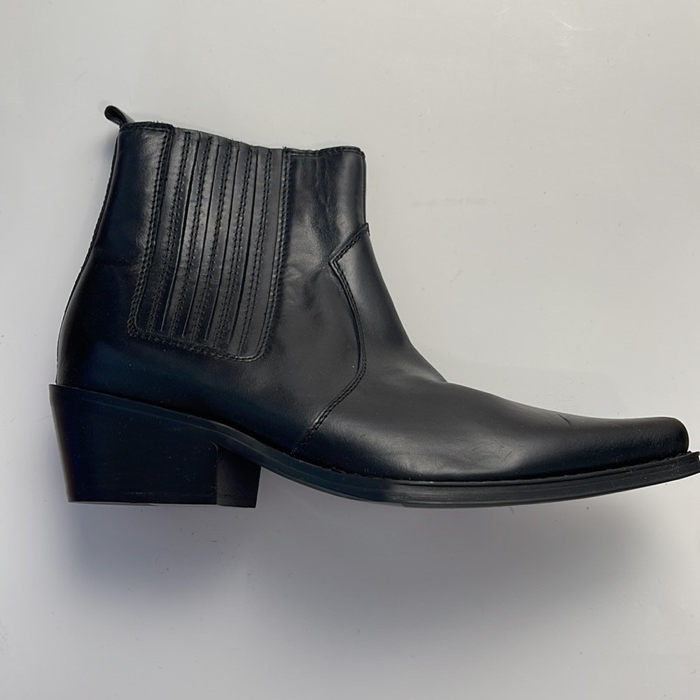 Black Boots